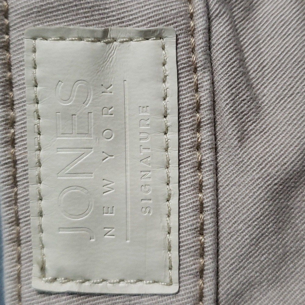 Kaki Bermuda Shorts - Picture 4 of 6